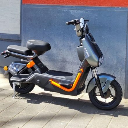 Elektromos robogó jogosítvány nélkül vezethető Ztech zt 08